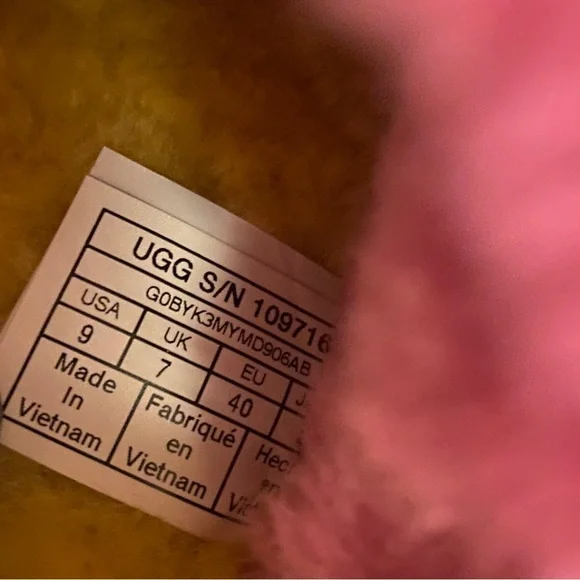 Women’s UGG Pride Fluff Yeah Slide Size 9 - Picture 7 of 9